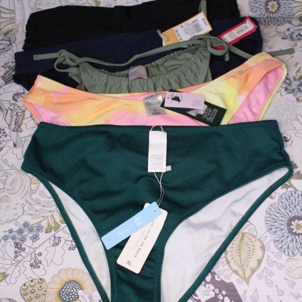Bundle of 5 woman’s bikini bottoms never worn. Cupshe, wild fable and more XL